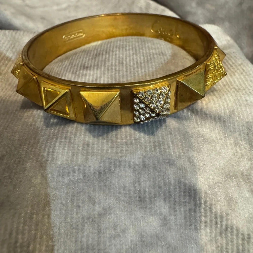 Gorgeous Coach Statement Bangle bracelet Cuff Pyramid DESIGN substantial‎ piece